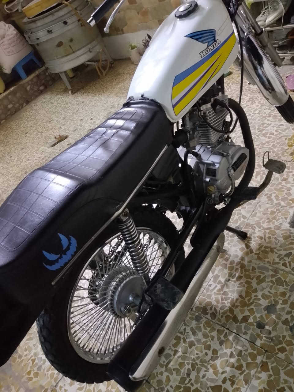 دراجه مديل 20 نضيفه تانكي ➕تايات جدد محرك شلعه معدل نار فصلات فول كزوز باكستاني تانكي نامه وياله جدد مكاني حي سماح السعر 350 بي مجال ابو 280لاتعلق ***********
