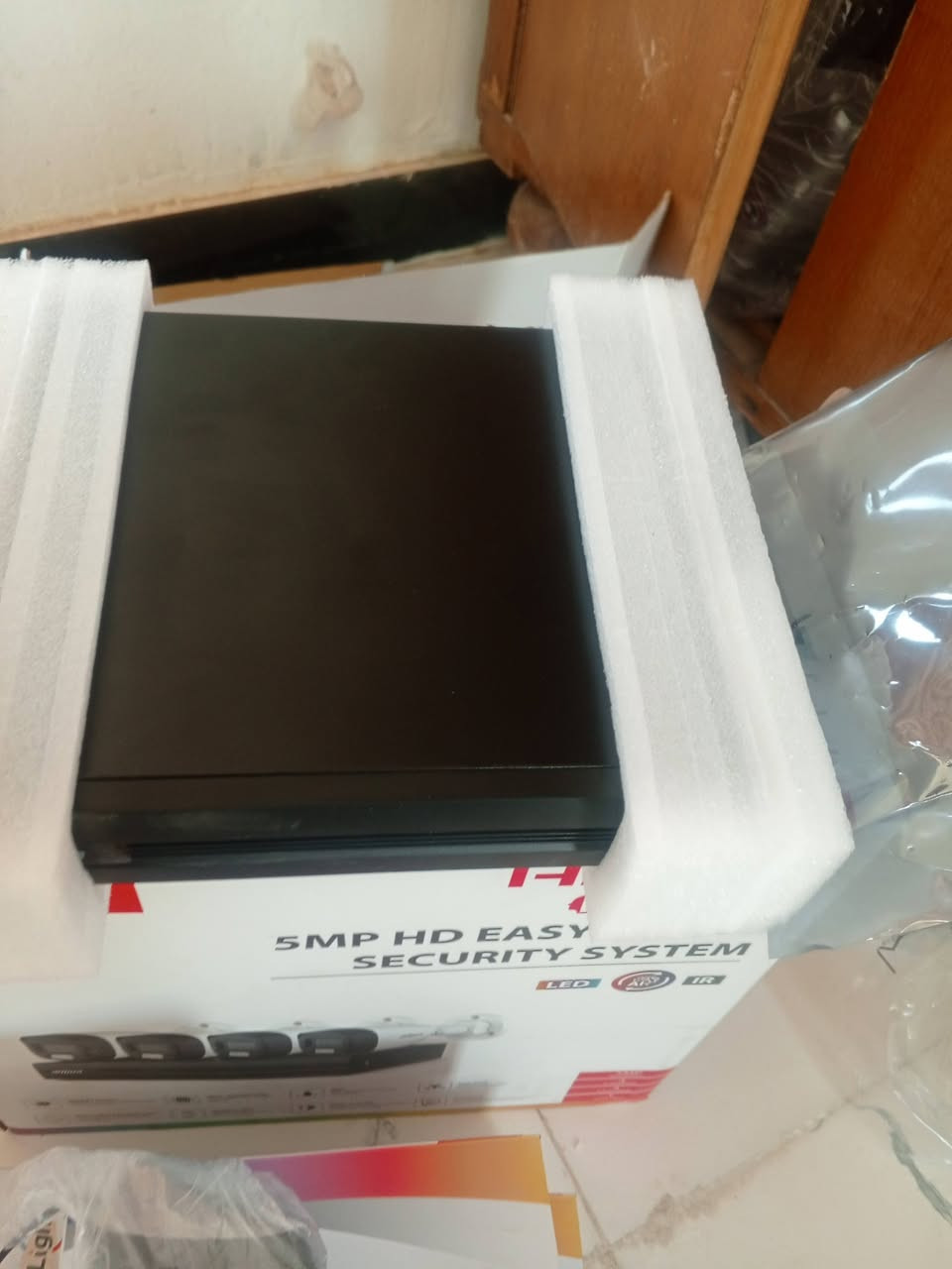 السلام عليكم منظومه كاميرات مراقبه نوع دهوا.  5 ميكا بل كارتون اصلي ام باركود سعر 180 قفل ***********
