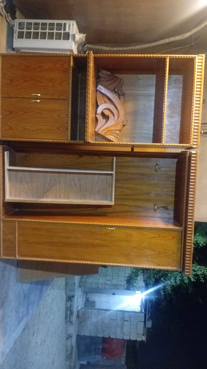 غرفه  اخشاب للبيع كامله حطاطه سعر ب 900 وبيه مجال  تصال ع رقم او مراسله صفحه ***********
