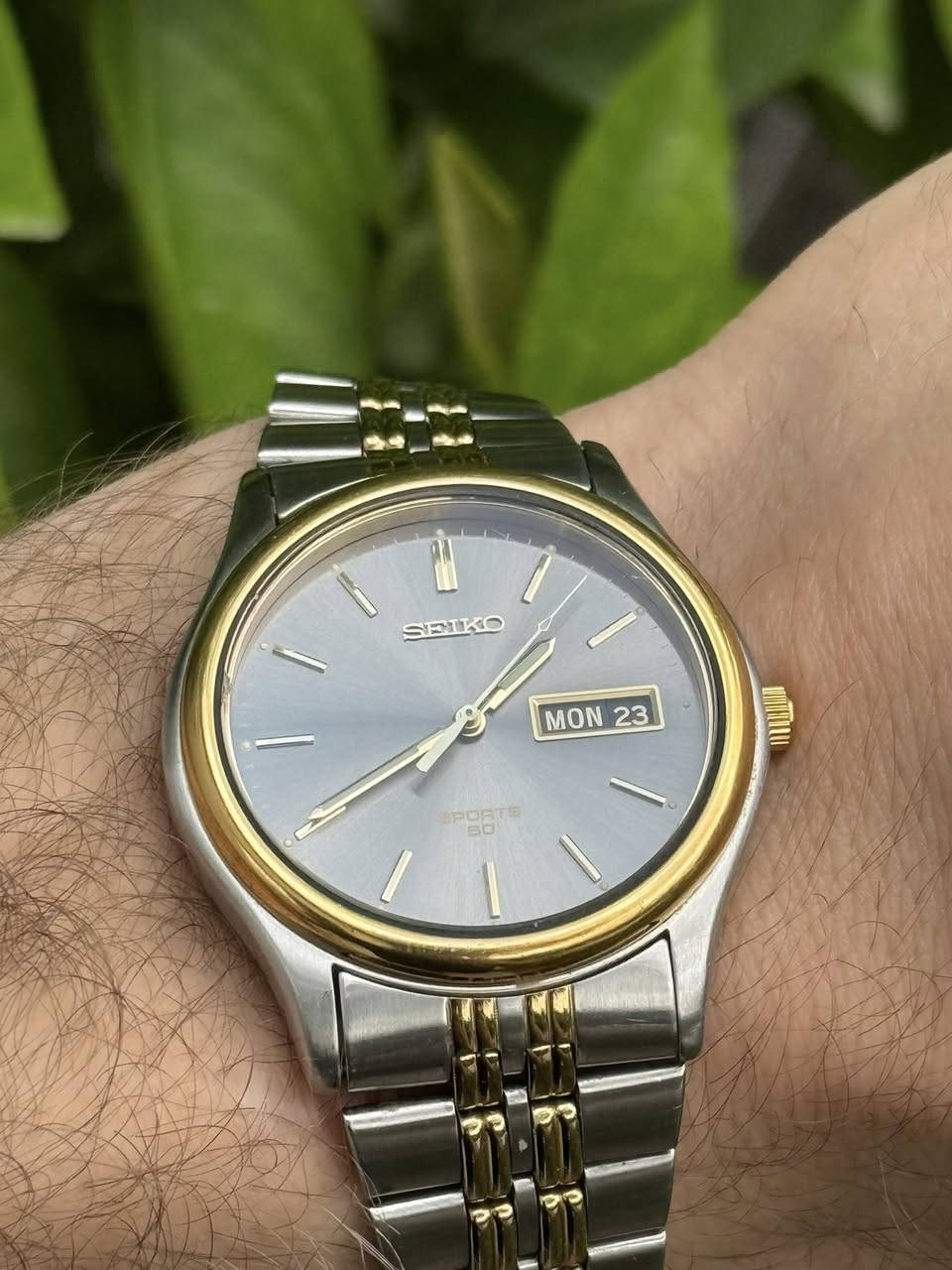 Seiko Vintage Japanese Quartz – Early 90s
Day-Date | Two Tone Classic


**إذا كنت صاحب هذا الإعلان وتريد حذفه لأي سبب، رجاءا أرسل رسالة إلى الدعم الفني**