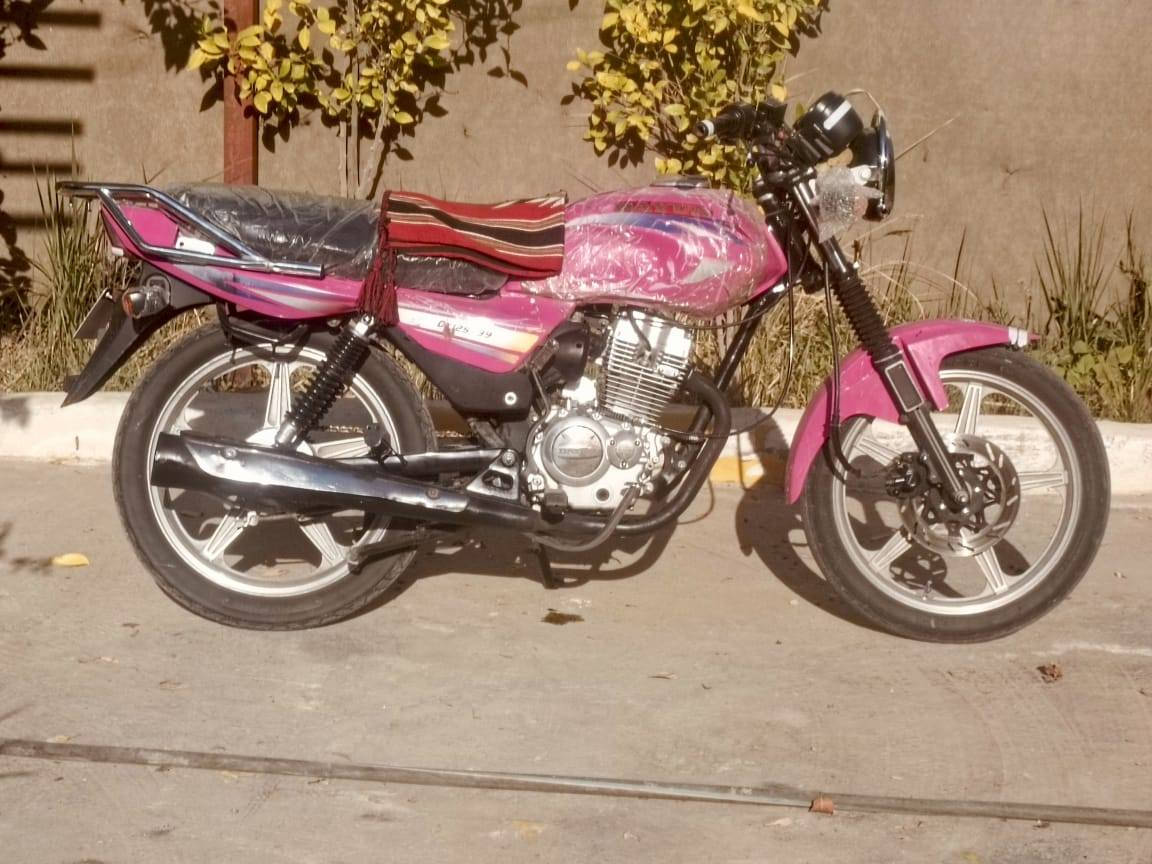 سلام عليكم دراجه لبيع دايون عضم موديل 22 كلك مكفوله من سرقه السعر 600 وبيه مجال للطيبين الرقم ***********
