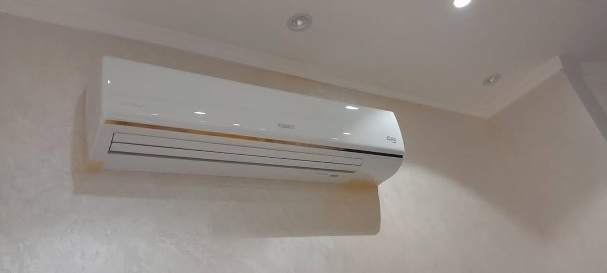 السلام عليكم
ورشه متنقلة في جميع مناطق بغداد نصب وصيانه وتًنظيف السبالت وشحن غاز وصيانه مجمدات ثلاجات عادي او بخاخ   وادامة للسبالت  فقط اتصل واحنا نجيك للباب بيتك***********
