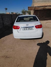 وبركاتة  سياره الانترا موديل 11خليجي بدون فتحه  مكفوله  07811929772