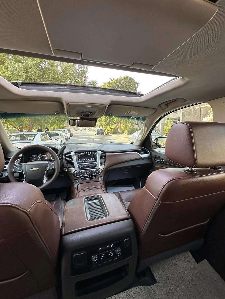 تاهو خليجي بريمير أعلى فئه ب التاهو وبإسمي ... جديده جداً ماشيه 42 شرط عله وضع الشركه شرط ربع متصرف عليها ...  مكفوله من الصبغ والفتح والتبديل كلشي بلاد ... محرك 5.300 المرغوب بلاد شركه .. السونار منشور  ... تخم تاير قبل ايام مشدود ... سبير منازل ... هزه جديده + سنويه جديده ... ارضيات مغلفه جلد ... ثلاجه ...  ويل 22 كروم ..  منضومة زينون كامله .. كشنات جلد كهربائي 7 مقاعد +  7 راكب - فتحة سقف + شاشة DVD • شاشة كبيرة + نظام صوتي BOSE
• تبريد وتسخين مقاعد امامي وخلفي + قاصه خاصه+
• تشغيل 5 بصمة + تشغيل عن بُعد + ستيرن كهرباء + كشنات خزن وضعيات + 
• رادار امامي + جانبي  - مانع اصطدام - تنبيه مغادرة المسار
• كاميرا خلفية + حساسات كامل الجهات .. تحذير نقطه عمياء بالمرآة ... وبعد هواي مواصفات ... موديل 2017 .. السعر 380 وبيها مجال بسيط ... للأستفسار ***********  ... المكان كربلاء مجاور ملعب كربلاء ...
