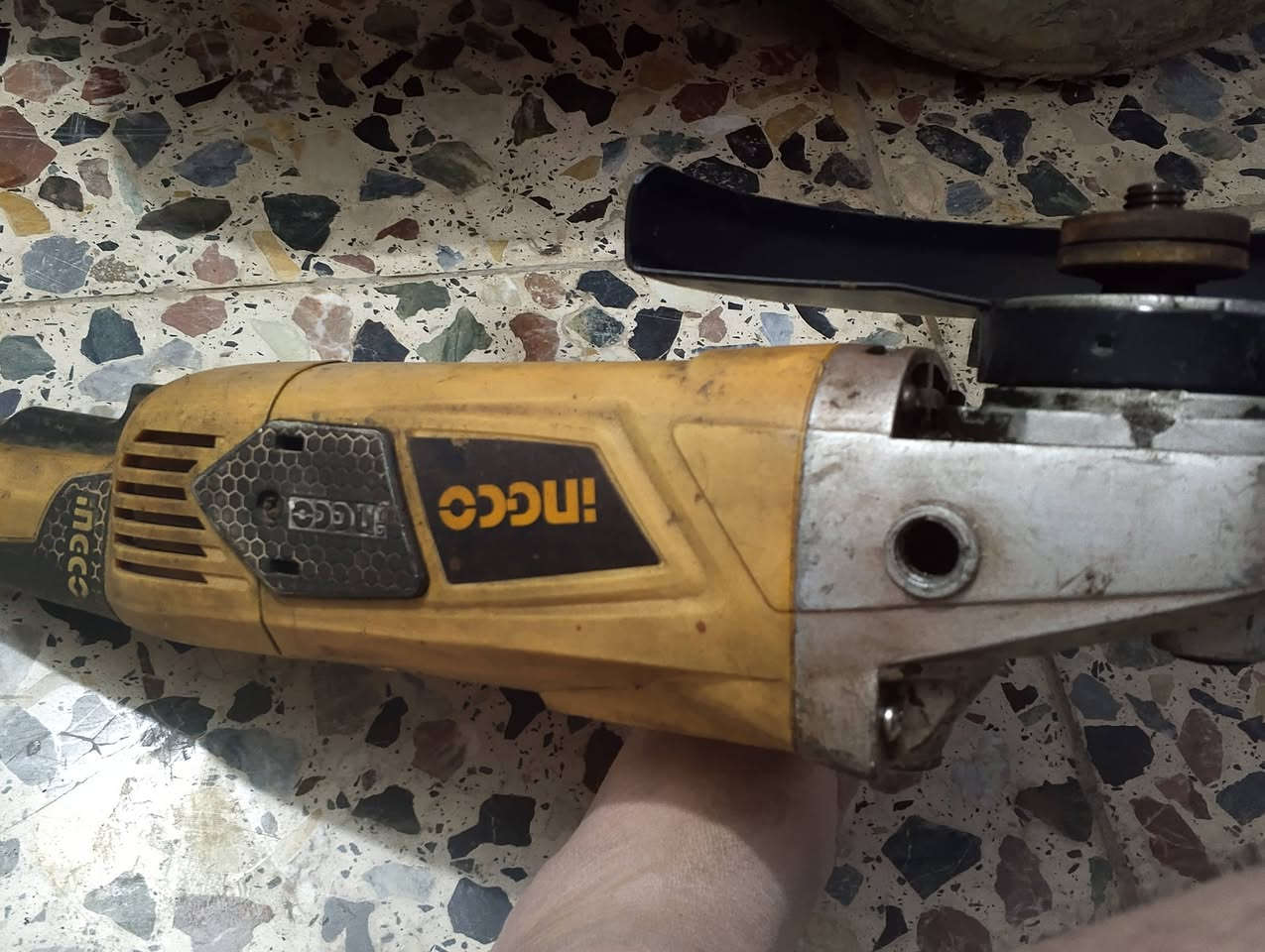 السلام عليكم كوسرة حجم وسط نوع انجكو للبيع عالفحص بلادي الملف نحاس حلة الثورة شارع المجلس ***********
