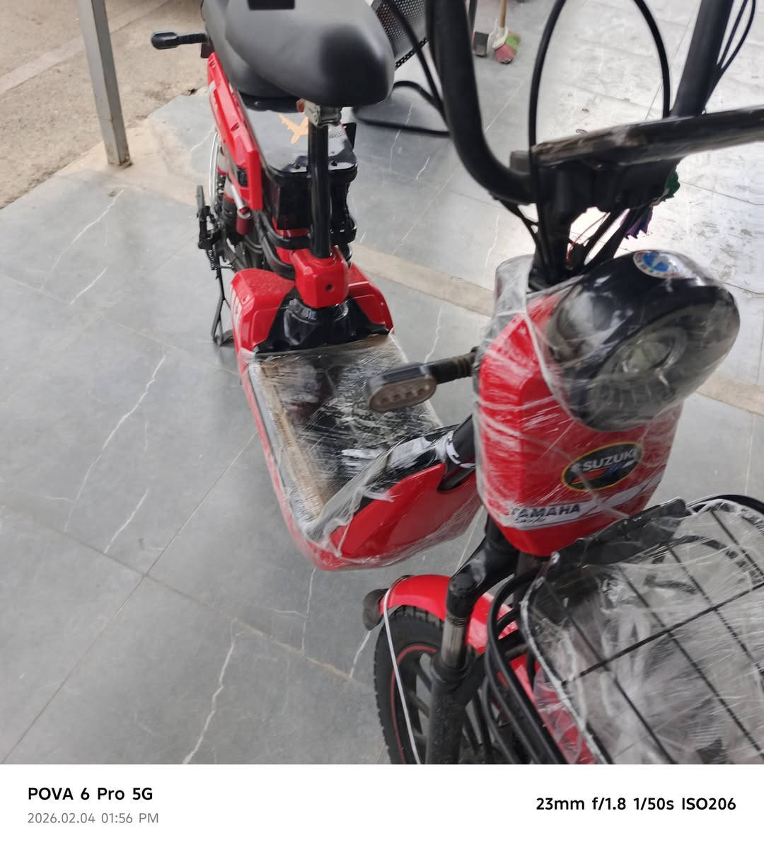 باسيكل شحن للبيع فول مواصفات ٥ بطارية اخو جديد اكو ملاحظه فوك بطارية يكون بلاستيك مسكور بس هذا بيها ول بلاستيك ب ١٠ بس سعرها 250 وبي مجال للطيبين رجاء اذا مو شراي لا تتصل رقم موبايل *********** كل عيب مابي
