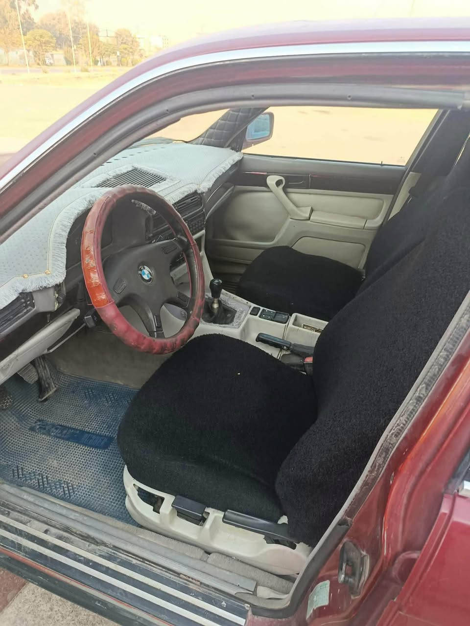 سلاوي خواتان ليي بيت ئةم سةيارة جوانة بؤ فرؤشتنة  مةكينة 528دةبل جيدي تالة 
گير و مةكينةي بةشةرتة مالي دؤستة مووس و براوة بةشةرتة  دوو جام كارةباية زؤر خاوين ماوةتةوة
سةيارةكة حلوجة مالي مةدةني بةشةرتة  
سحري 17وةرةقة و مةجاليكي برايانة 
شوين حاجياوا  ژ.م *********** رانية, السليمانية
