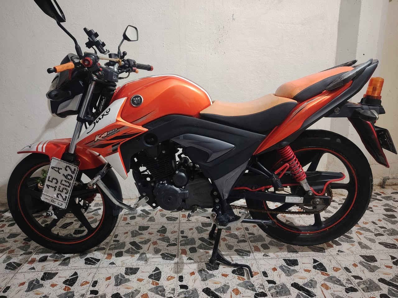 السلام عليكم
دراجه هاوجي للبيع
مسجل لوحات انگليزي بأسمي الدراجة مكفولة من كلشي محرك ما مفتوح ولا مصلح بيهه شي السعر ١٣ ورقة
رقم الهاتف ***********
مكاني التأميم القادسية الثانية
