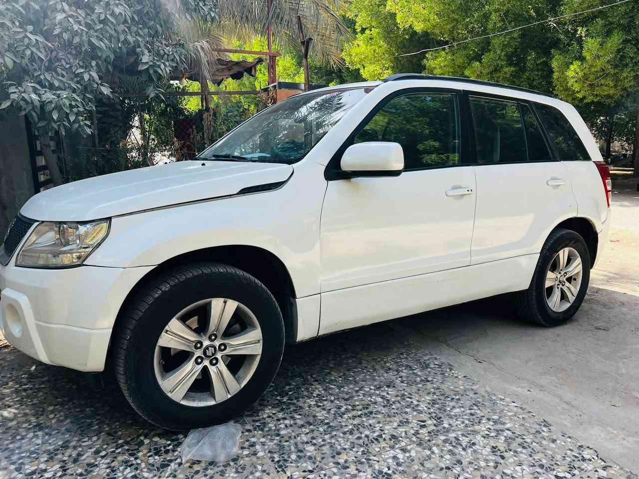 سازوكي ياباني  وارد خليجي موديل 2012
مكينه 2400 اربعه سلندر دفع رباعي رقم الجديد بغداد باسمي السياره هزه جديده  تاخذ مني  التحويل  السياره  خير من الله محرك و كير  صدر و حداديه  امامي و خلفي كله وكاله  و تبريد كله كفاله ادامه عامه مسويلها للكهربائيات  تخم تاير  جديد باتري جديد السياره ضربته جاملغ الايمن الامامي و طخات بسيطه و صابغيها صبغ عام  السياره شاشه و كامره  جاهزه مال جناي ما بيه اي نقص السعر 89 و بيها مجال  مكان السياره بابل محاويل 

*********** متواجد فقط اتصال
