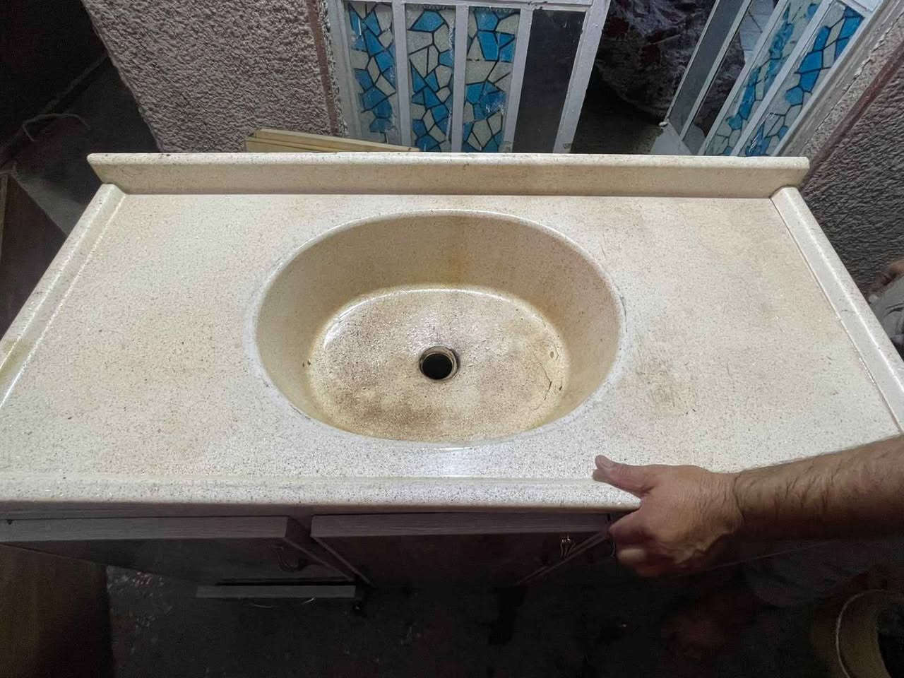 كاونتر نضيف للبيع مثل الصوره كامل هوا والسنك مرمر يعني بس جيب وشد رايدي ب ٢٥٠ وبي َمجال مكاني. الدوره اللي يحب يتراسل رقمي ***********  بي واتساب بغداد, العراق
