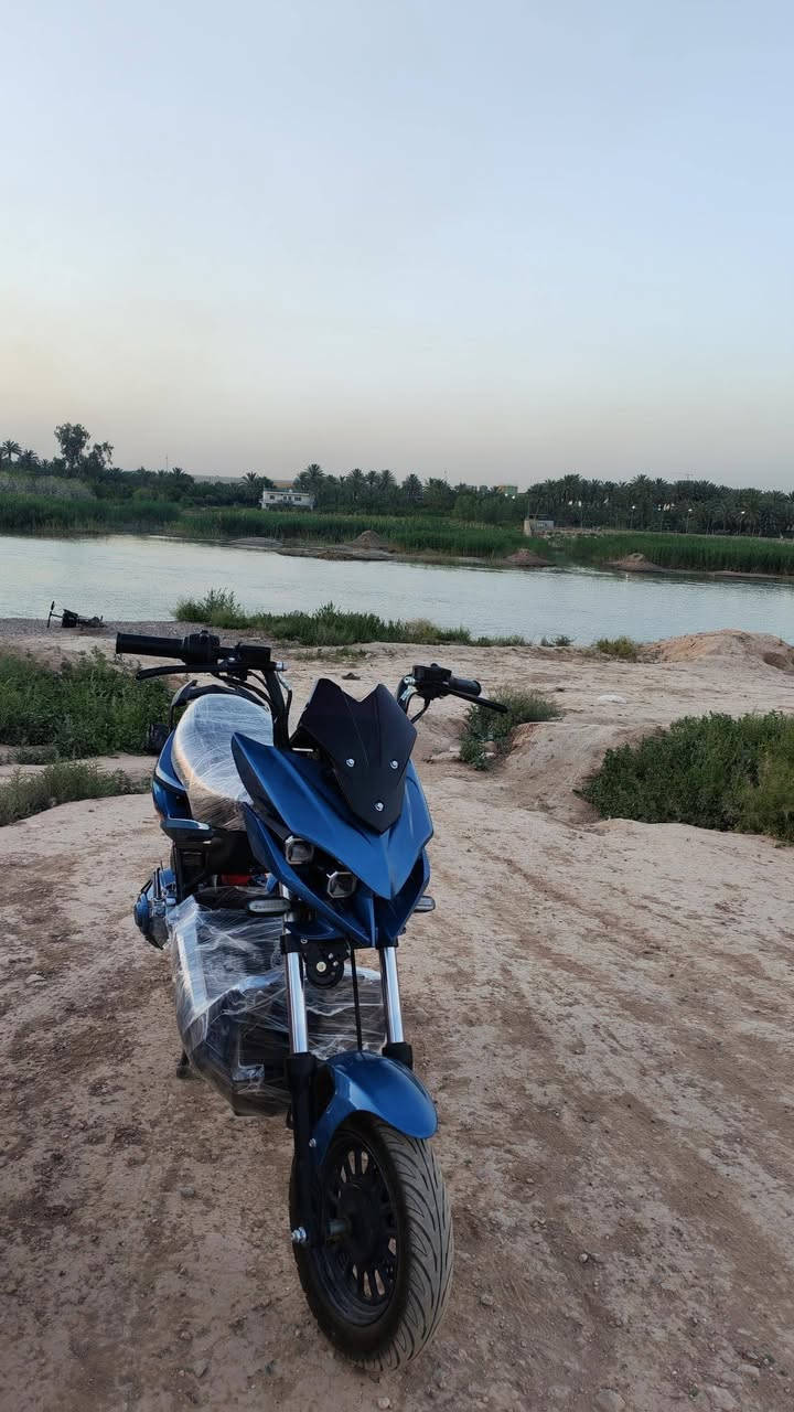 السلام عليكم.. دراجة بطح للبيع 🚵 شحن تجي بطابع رياضي (مميزه) تجي ٣ (١/٢/٣)سرع🔥بيهة نضام البارك على البريك الامامي والخلفي وبيهة نضام العدم سرقة.. تجي بصمتين ومفتاحين وتجي بلايت زينون عالي ناصي ..اشاير يمنه يسره ..بريكات هايدروليك امامي وخلفي🔋⚡سرعتهة ب شاشة تقرة ٨٠ و حقيقة تنطيك من ٥٥الى٦٠ على ويز.. تجي ب ٥ باتري دبل👊 دراجة كدامكم جديدة المرايات مالتهة بعدهة بجيس دراجة اخذتهة اروح بيهة على كد محل ومدرسة واجي محافظ كلش عليهة وكدامك النضافة.. السعرر (٦٧٠) وبيهة مجال للشراي ويدلل (***********) هذ رقمي للتواصل واتساب ورصيد اهلا وسهلا❤
