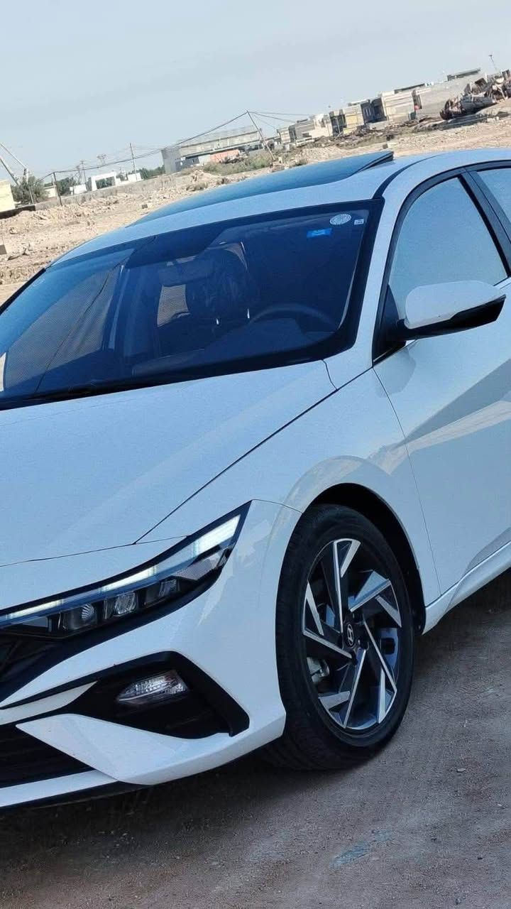 للبيع هيونداي إلنترا2025 –
فل كامل (تجميع صيني) 🔥🚗
سيارة بحالة جديدة، فئة عالية ومواصفات كاملة،

✨ المواصفات:

ماشية :11.000

موديل: 2025

مكينة / 4 سلندر

شاشة كبيرة + نظام ذكي

عدادات رقمية

تشغيل بصمة + دخول ذكي 

كاميرا خلفية + حساسات

مقاعد مريحة (جلد)
 
كفالة عامه كلش 

LED أمامي وخلفي

أنظمة أمان كاملة (ABS / ESP / Airbags)

🚘 المميزات:

صرفية ممتازة + قيادة ناعمة + ثبات عالي + شكل شبابي حديث + مواصفات فل كامل

💬 الحالة:

نظيفة جداً – كفالة عامه – استخدام خفيف

📍 الموقع: –البصرة الزبير 

💰 السعر: 145$

📞 للتواصل:***********
