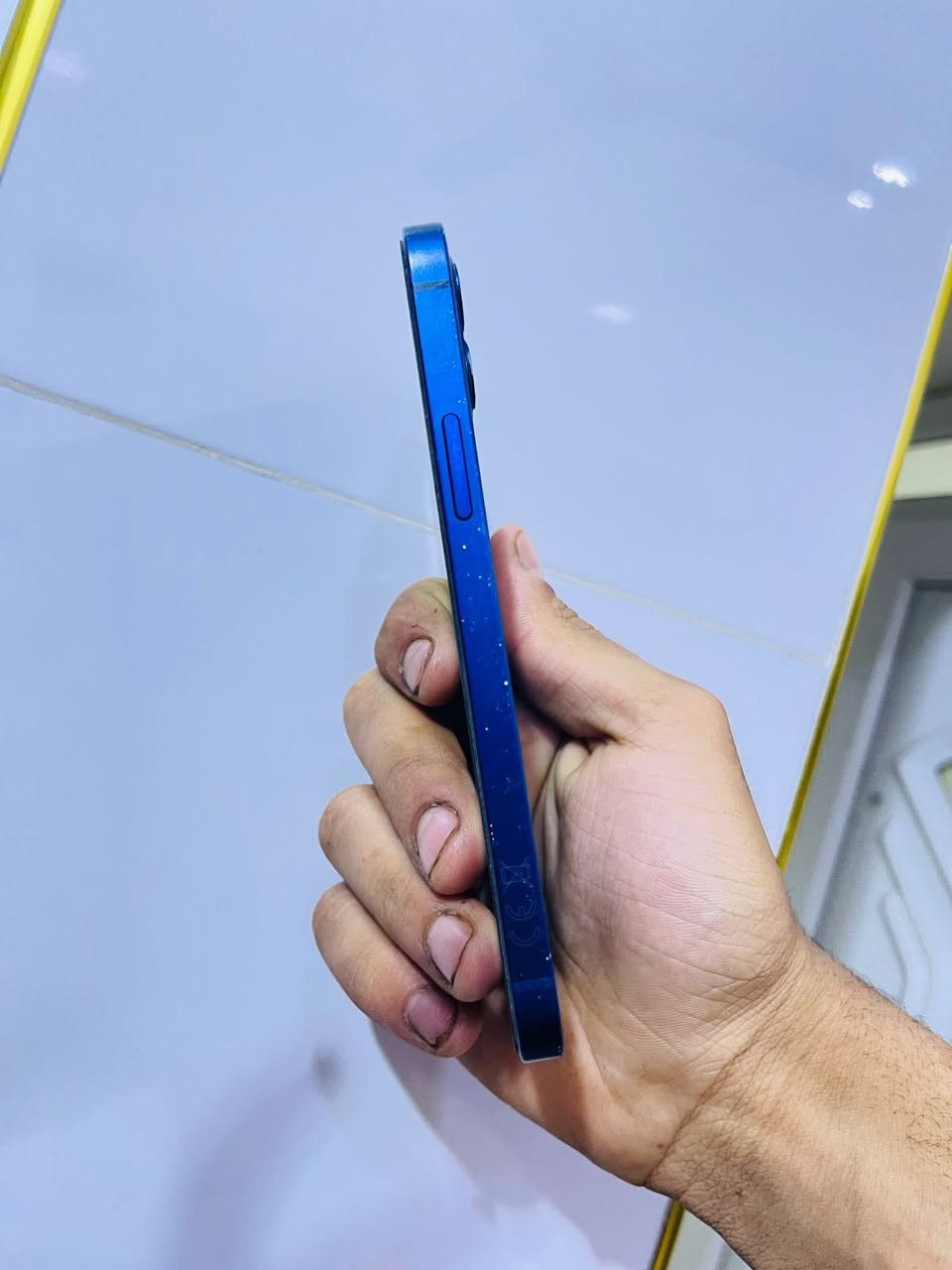 السلام عليكم 12عادي جهاز بلادي حلو نضيف بطاريه 78ذاكره 128جهاز كلش نضيف حلو كله شغل ابد ممفتوح كل محقاته كامله كرتونه كيبل كله كامل الرقم ***********او وتساب مكاني بعقوبه التحرير
