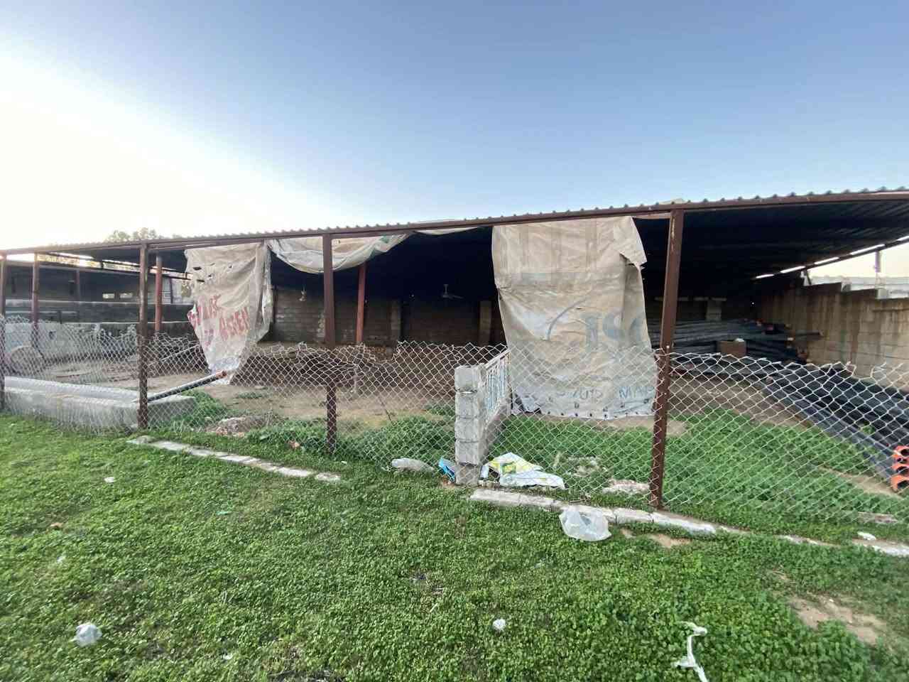 سلام عليكم
بيت ومربط حلال لليجار معه الصرايف مكان طوز خورماتو مقابل مطعم دشتي بهشت على شارع العام مجهز كامل مكمل على مشروع مباشرتآ 
الاستفسار الاتصال ***********
