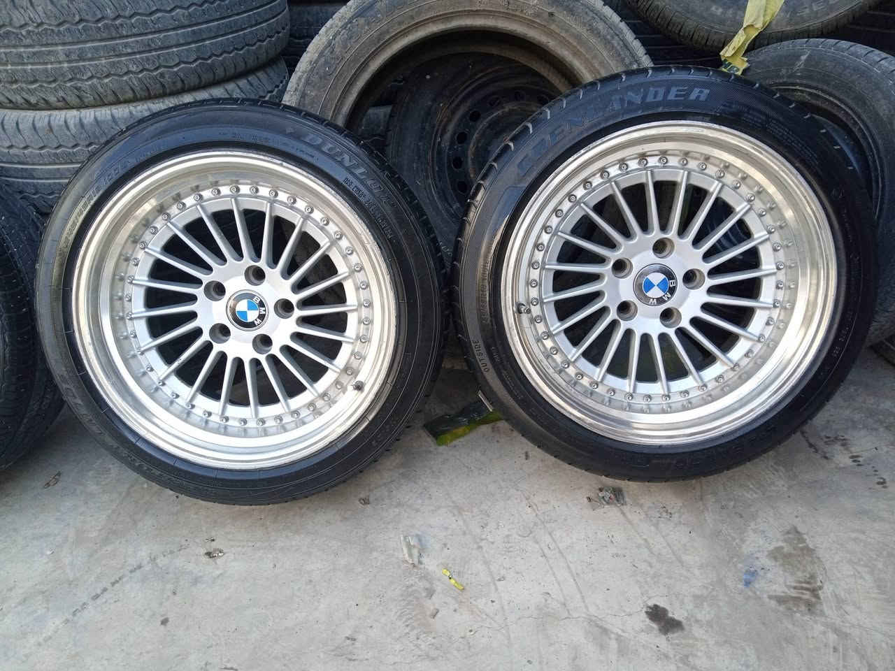 تاقم تایە ویلی شنایزەر قیاسی 18 دوو سایز تایبەتە🔥 
شتێ دەرجە یەک و شاز تایبەت بۆ سەقەر رێک ئەخەوێت
بۆ گۆرینەوە لە سلێمانیم بەشەرتی لەرزین و خواری 
***********
***********
