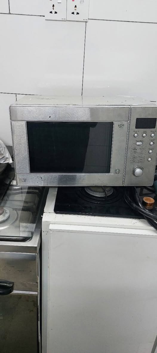 غراض بيت للبيع الاستفسار الاتصال ع*********** شارع سالم خلف شركه كورك قرب دائره كهرباء
