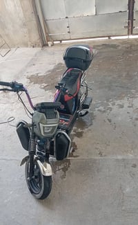 للبيع السعر 550 اي نقص ما بيه جديد 07714452791