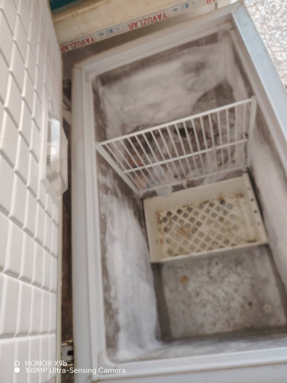 بلااااااااااااااش 
مجمدة ماداخلة تصليح نظافة وتجميد ممتاز ب 140 ألف + طباخ فريش راقي ب 125 ألف *********** العمارة حي العسكري قرب مدرسة المربد
