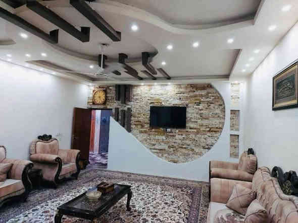 《 دار للبيع 》
💢 مساحه الدار 200 متر
💢 بناء جيد واجهه 8 مترنزال 25 متر 
💢 يحتوي الطابق الأرضي على :- گراج/حديقه/صاله كبيره/هول داخلي /مطبخ/صحيات /غرفه نوم/منور/حولي/

💢 يحتوي الطابق الثاني على:- غرفة نوم عدد٣/صحيات

💢 الموقع ممتاز قريب على الشارع الرئيسي والمتنزه الجديد و الفرع نظيف و جيرانه جدا محترمين
💢 طابو صرف 
💢 الموقع بغداد /شهداء البياع/ضباط الشهداء /قرب حي الجهاد/قرب شارع المضخه التجاري 
💢 للإستفسار الاتصال او واتساب 
***********
