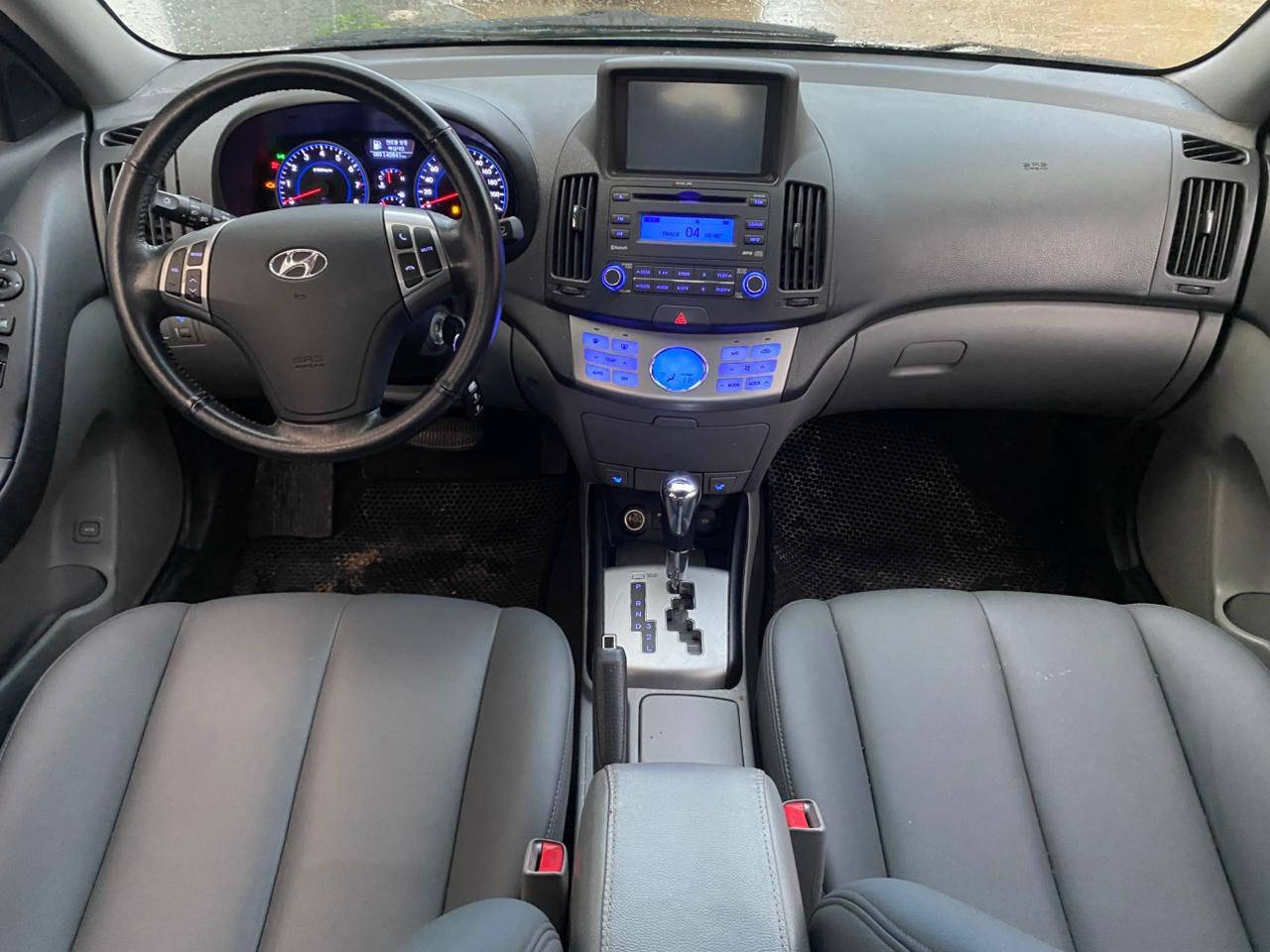 ئاڤانتی 2010
براوەی دوبەی
تەبریت لەمس و گێچ وەنەوشە
لایت رەش و ئیکۆ
سەقف وەک شوشەیە
مەکینە ١٦ ی دەکشن بەرز
سەقف کەڤەر بەشەرت
زۆر پاکەو مالی دۆستە 
140 Km ڕۆشتووە
شوێن :دەربەندیخان
*********** واتس ئپیش لەسەرە
