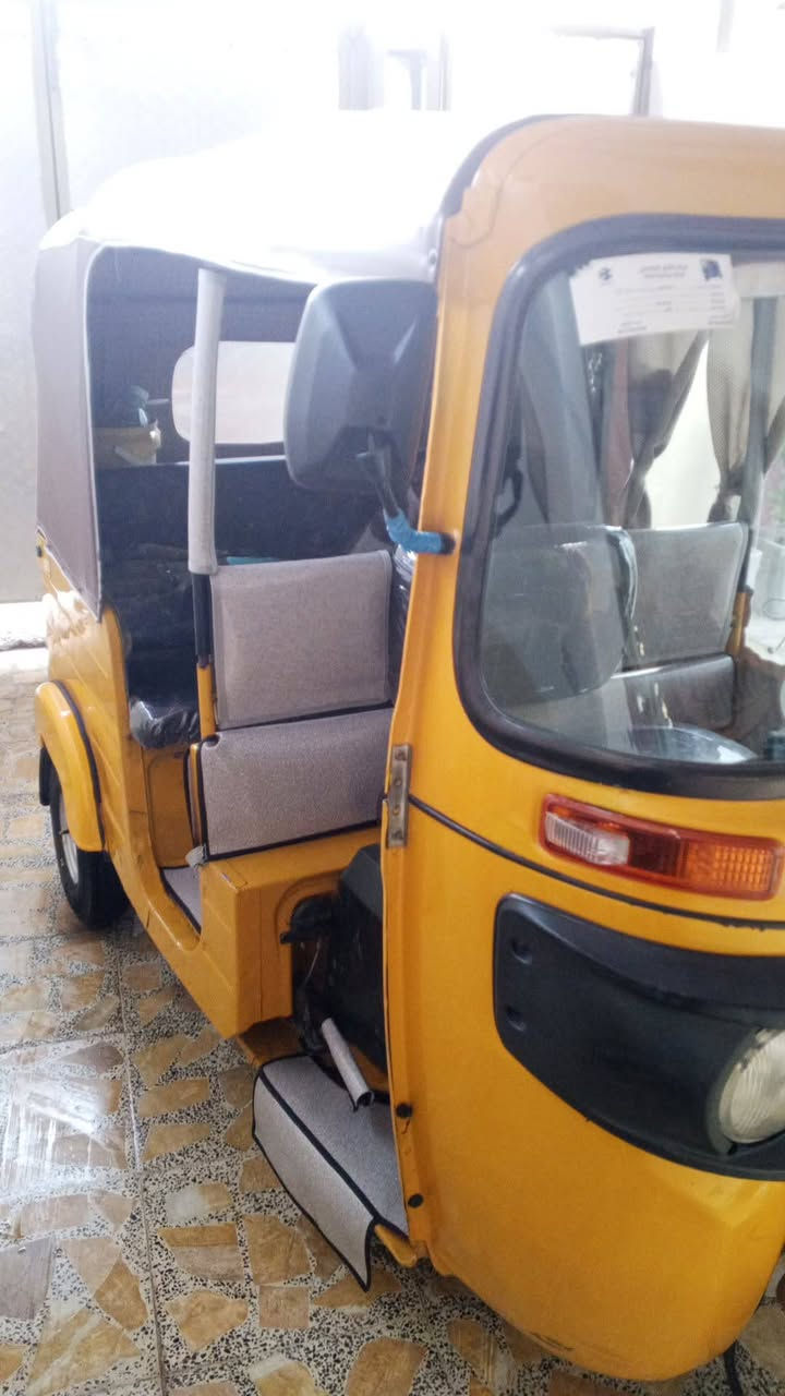 السلام عليكم ورحمة الله وبركاته 
تكتك مديل 2019/الشهر12
امرقمه بسمي  
المكينه مفتوحه كفاله من التبخير والتنقيص 
الكسن مكفول 
التكتك كبل الشارع 
دبلات 3+بوربرينات تخم+سلف اصلي+عنبار اصلي الريسي 
الكتك فقط معمره كاعيات 
السعر 6500وبيهه مجال الطيبين 
العنوان مدينه الصدر 
غير متواجد عل فيس فقط تصال بل خدمه 
رقم الهاتف ***********
