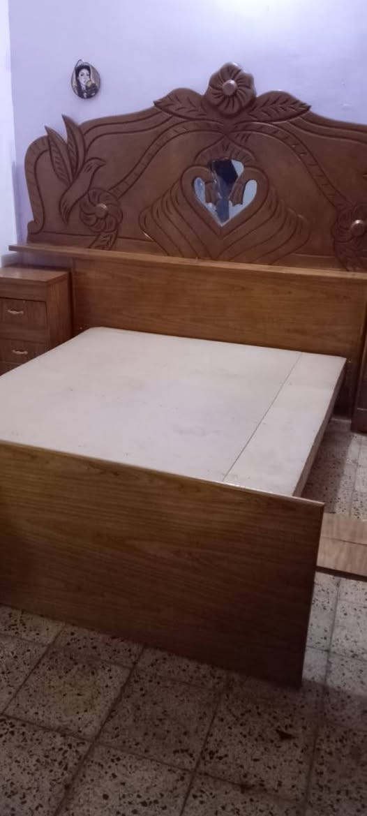 الغرفه ب650 وبيها مجال   بعدها نضيفه ما بيها شي


**إذا كنت صاحب هذا الإعلان وتريد حذفه لأي سبب، رجاءا أرسل رسالة إلى الدعم الفني**