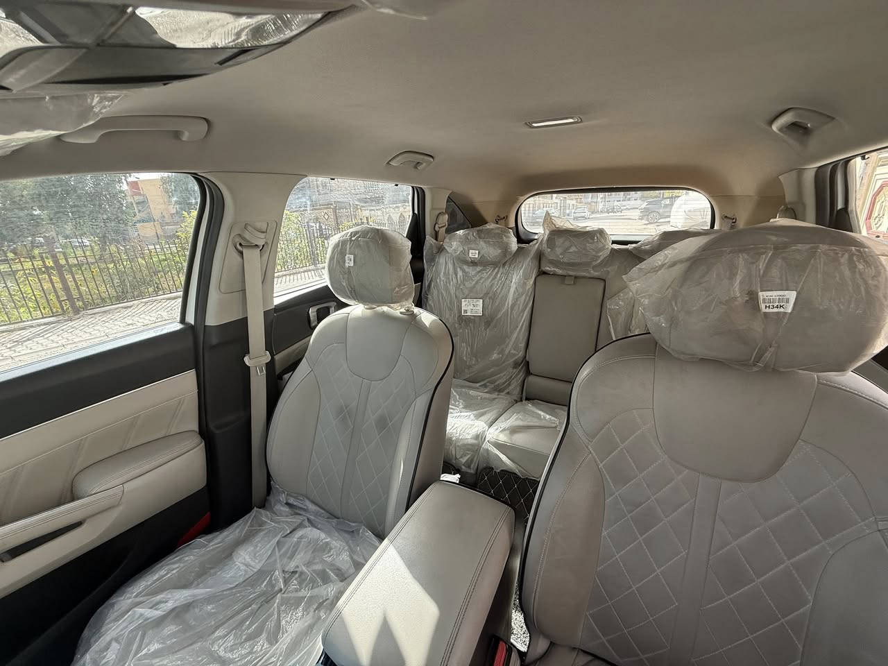 سورنتو 21 للبيع
سيارة جديدة بيهة ملاحظتين 
1/ نص جاملغ خلفي ايمن 
2/ نص جنطة 
صبغ فقط 
والباقي جديد 

مواصفاتها 
كير ماوس 
كراسي جلد كهرباء 
مثبت سرعة 
شفتات كير
تخم تاير جديد 
نمرة أربيل 
للاستفسار: 
***********
