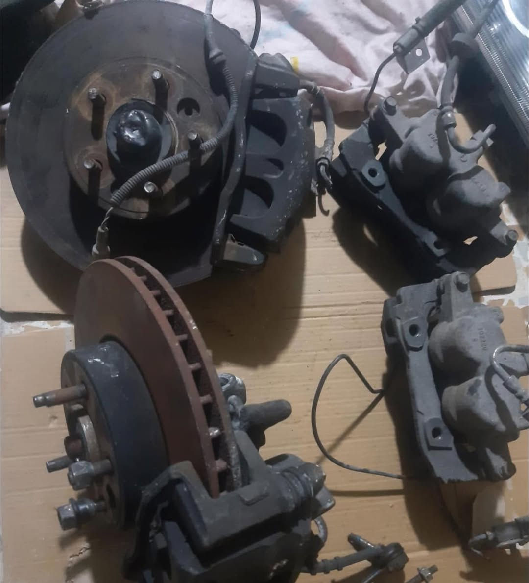 السلام عليكم
توفر جميع ادوات  فورد كراون فكتوريا + كراند ماركيز
+ لينكولون تاون كار 

ملاحظة :جميع الادوات شرط الضمان والفحص 
لاستفسار (***********)
