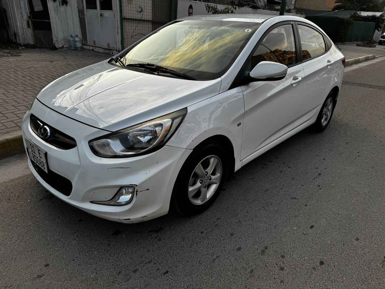 السلام عليكم اكسنت للبيع  موديل 13 بيها مكانين صبغ فقط ادامة كاملة جاهزة من كلشي رقم بغداد سنوية هزة جديدة باسمي عارضها 107 وبيها مجال للاتصال ***********
