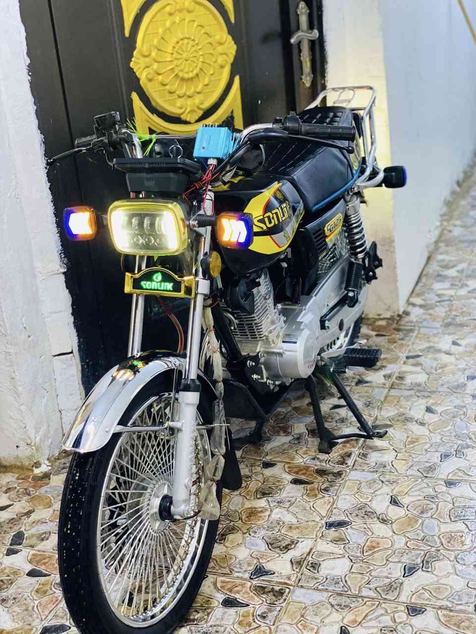 ماطور للبيع محرك مامفتوح سونك جسمه كله بلادي
***********
2025
675
