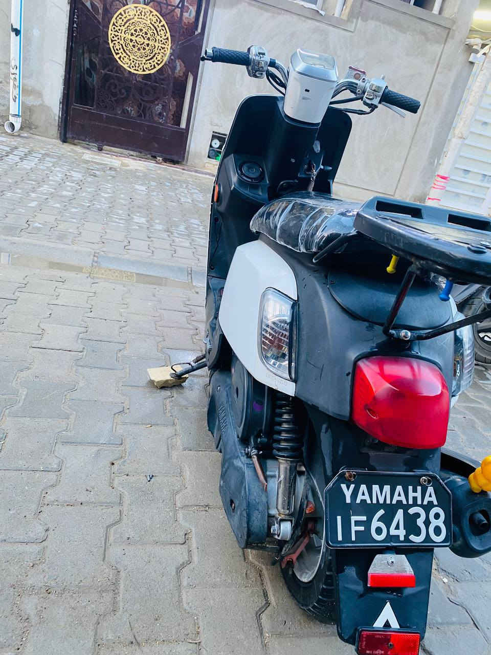 (سلام عليكم بوليس مصطره) 
( نوزل كله بلادي  دراجه خير من الله) 
( مابيهة نقص ما ملعوب بيهة)
(دراجه بل واقع احله من لصور) 
(نقص لعداد لكتروني بي ماي يصلح) 
(العلوان بغداد شعله)(سعر 800))
(رقم الهاتف ***********)
