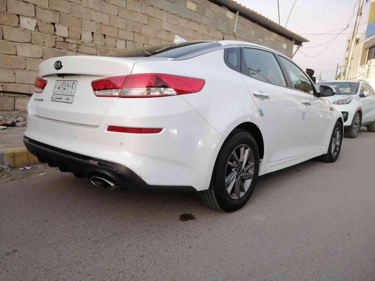 السلام عليكم
كيا اوبتما 2020 وارد امريكي بدون حادث
ماشيه 107 حقيقي
حجم المحرك 2,400 GDI مفتوح كازكيت  فقط
رقم بغداد 
مواصفات ماعدا الفتحة والبصمة
شاشه كبيره تدعم كار بلي
زنون + ليد نهاري
كاميرا خلفيه متحركة
حساسات خلفيه
اشاير بالمري
رادار جانبي وخلفي
وضعيات قيادة رياضي واقتصادي واعتيادي
تحكم ستيرن كامل
مثبت سرعه
تحديد مسار
مانع ازلاق
السعر 157وبيها مجال
الانبارــــــــ الحبانية ــــــ حصيبة الشرقية 
هاتف ***********
