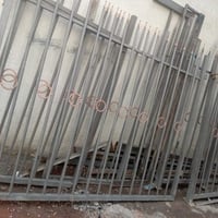 #للبيع سياج حديد خارجي العرض 13متر والارتفاع مترين من ضمنه باب طلاقتين...