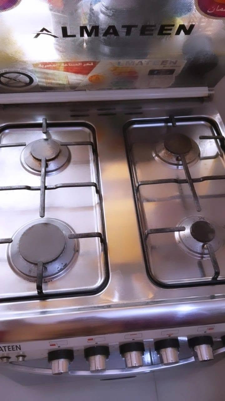 طباخ المتين للبيع 4 مشاعل استعمال شهر نظيف جدا قياس 60*60 السعر 125 واتساب ***********
