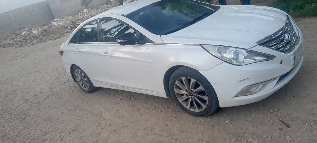 السلام عليكم سوناته خليجي موديل 2014
جهاز مكينه كير حدادي تخم تاير تبريد 
قطعتين مكينه 2400 دوش جاهز للخير
بيه جملغ خلفي وبيه مكانات صبغ السعر 74
وبيه مجال سنويه جديده بسمي 2028
مكان السياره بابل القاسم رقمي ***********
