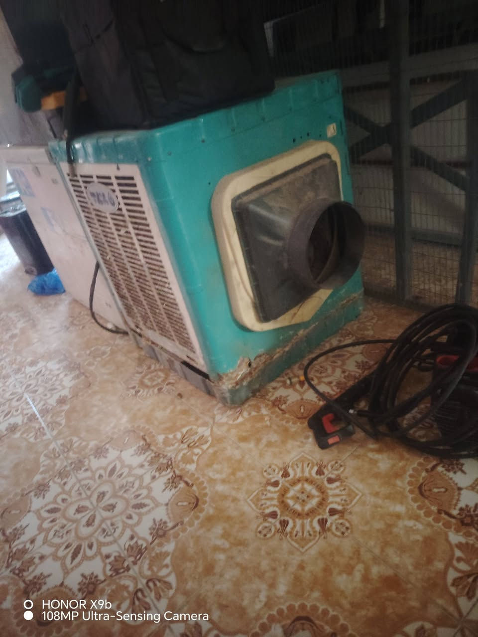 للبيع مبردات عدد ٤ نضيفات شغالات لوحده ع ٥٠
غرفه تركي جديده للبيع لغرض لانتقال  بمليون و٥٠٠
*********** لاتصال ع هذا رقم
