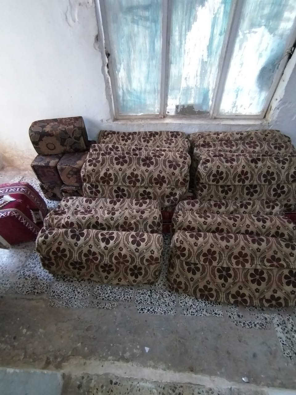 ديوان للبيع ناصريه مركز ***********

