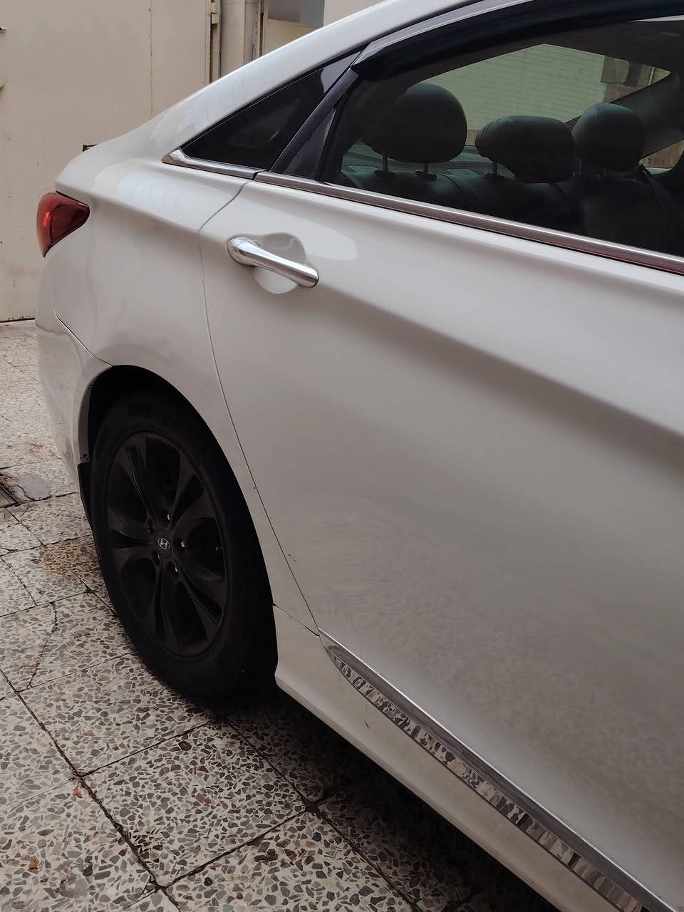 بسم الله ماشــــــــــــــاء الله الله يبارك 🔥🔥
الـنوع : HYUNDAI
الفــئة : SONATA          
اللـون : ابيض           #نضيف_فول
سعـة المحـرك : 2400🔥
بـنزين اصليه 🔥
الطـلاء : جاملغ امامي خلفي وباب خلفي جه يسرئ
خَـاليـة مِنَ القَصْ و الخياس ✋
سـنة الصـنع :2013❤🌤
الحـالة : مُمتَــٰـازَة ✅
إستيــراد امريكي💥
رقم....♕الانبار 🇩🇪الماني  📋
الممـيزات :  ⤵️🎖 
فتحه سقف
بصمه تشغيل وابواب وصندوك💯
كشنات جلد💯
تدفئه تبريد مقاعد  امامي خلفي🥶
تبريد قطعتين 🥶
مرئئ عاكسه +اتصال💢
تبريد بيانو💯
سيدي چنچر6اقراص💯
اشاير بل مري جانبي💯
لايت زنون امامي اصلي 💯
تحكم ستيرن جهتين 💯
كشن كهربا💯
دمام دشبول خلفي بلادي شغال صوت طرب 👻💯
ويل كب بلادي حجم 17 اصلي مطلي اسود لامع 💯
صاجي ملكي اسود داخل بل كامل
وستيرن صاج اسود ملكي بلادي
اسود ملكي🍯 🍓 
انضمه💢💯
نضام ايكو
ABSنضام
كروس سرعه
اشاره ترحيب 
العيـوب : لا يوجـدْ بإذنِ الله 💯
المسـافة المقطـوعة :  163 الف  KM 
نـاقل الحـركة : أوتوماتــگ - Auto
طـريقـة الدفـع : گـــاش - Cash 
او مراوس
____________________
للإستفســار أگـــثــر ↘️⬇️↙️
السعر :  123 
رقـم الهـاتف : ***********
                     
المـكان : الانبار الرمادي شارع 20
