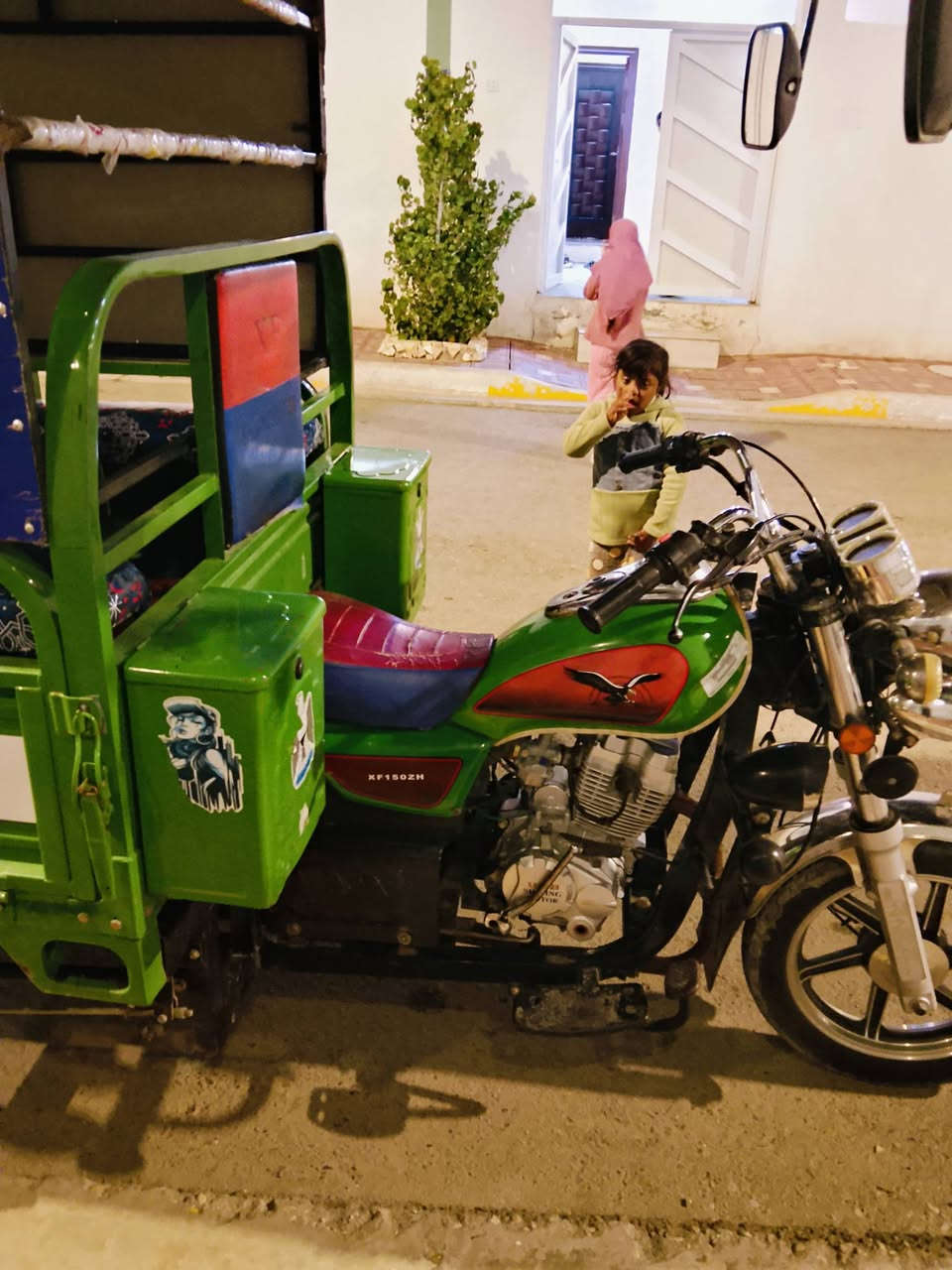 السلام عليكم ستوتة للبيع22 مرقمة اصولي كفالة عامة السعر2750 او بيها مجال للشراي مستعجل على بيعها العنوان الأمن الداخلي مجمع الديار الطيبة السكني الاتصال على هاي الارقام ***********/***********
