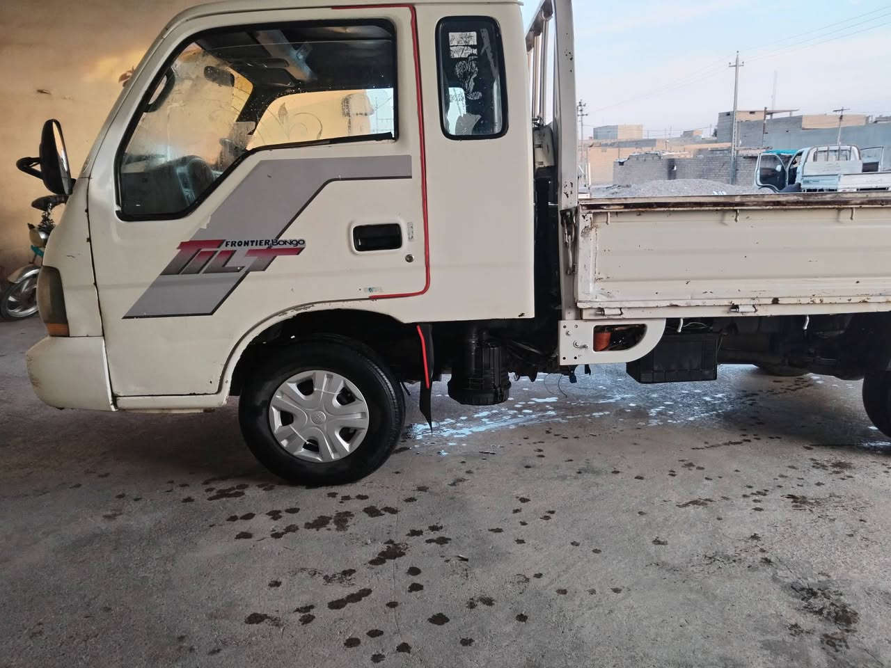 السلام عليكم
كيا حمل للبيع موديل 2002 (مكصوص)

محرك كير بل شرط

كهربائيات شغاله

صدر جديد

تايرات نص عمر

اكسل جديد 

السعر 32

شراي اتصل ***********
