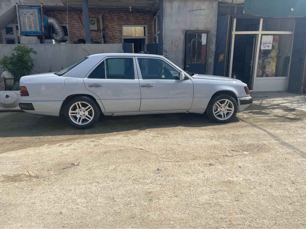 ميرسيدس كوبي e230 1992 مكينة viviti 3000 ئارمو يةوةليات بةشةرت *********** Singapore
