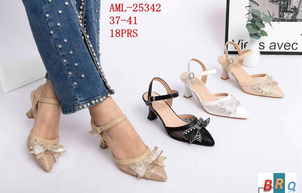 #الفراشةللاحذية
وفرنالكم احذية موديلات جديدة 
ارقى موديلات موسم العيد 
قياسات 37_41
عنوان طوز خورماتو سوق جمهورية مقابل صياغة شيرزاد جاف 
للحجز مراسلة صفحة او واتساب 
***********
يوجد توصيل للجميع محافظات
