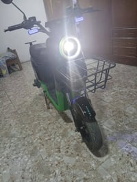 دراجه شحن للبيع سرعتها 90خمس بطايات رقم هاتف 07707919852 واساب المكان ...