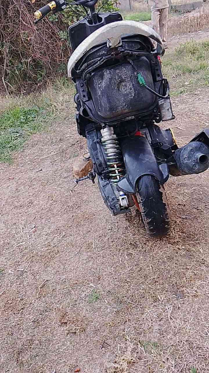 سلام عليكم
دراجه للبيع 
ماكس عدله 
دراجه نضيفه وما متعوبه مجرد اروح بيه لشغل 
كهربائيّات ولا غلطه كله شغاله 
مجرد بيه خنكه بل كابريتر من تحمه الدراجه تروح 
مكينه مفتوحه مره وحده مزوده 55
كفراتها موجوده 
مكينه ناعمه وحلوه 
باقي التفاصيل خاص 
ديوانيه عفك 
السعر 450 وبيه مجال 
‏‪0786 112 4243‬‏
‏‪***********‬‏
