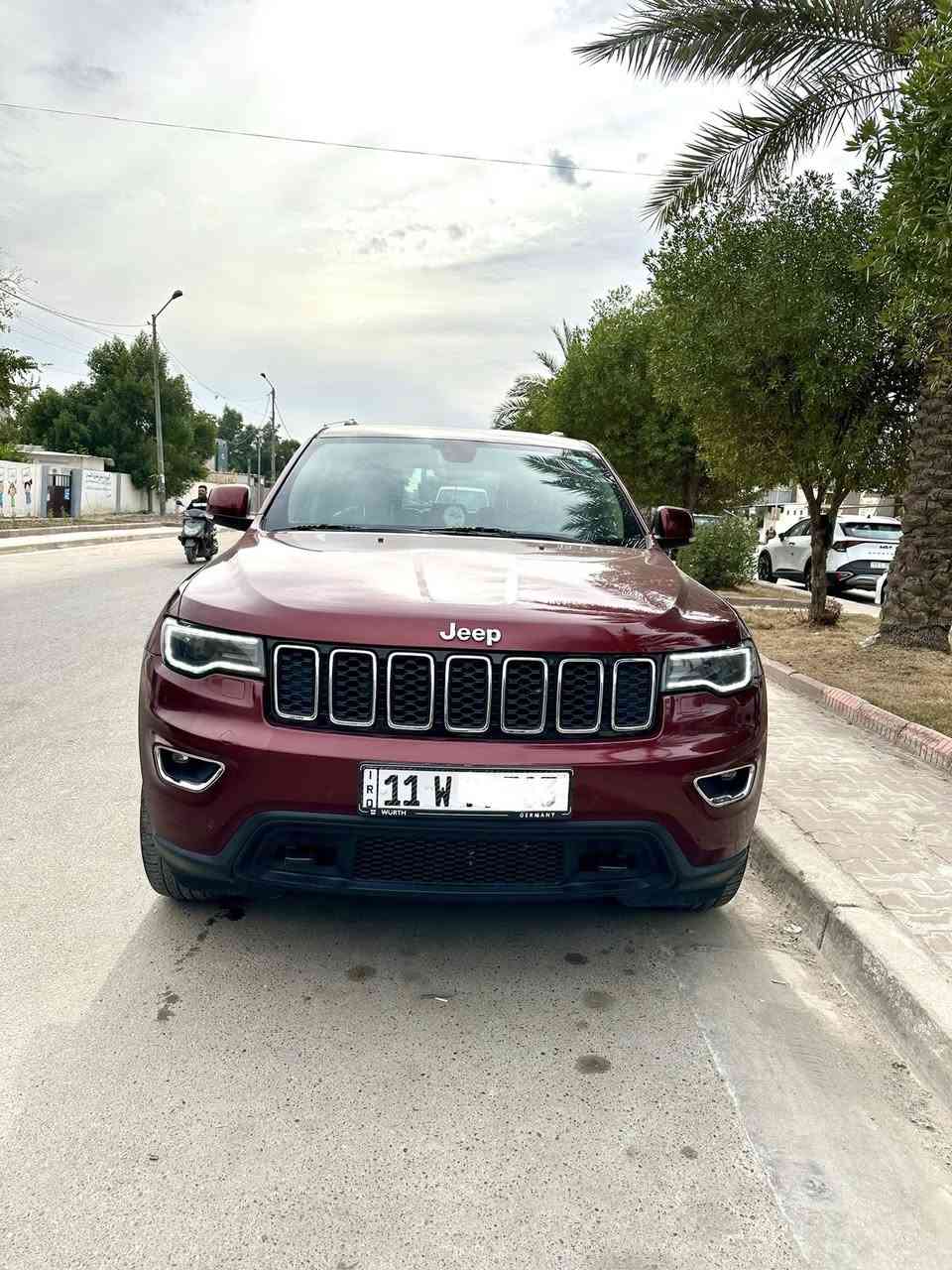 بيع او مراوس  
*********** متوفر واتس اب السيارة بدون صبغ بدون بارد بدون تبديل جيب كراند شيروكي 2018 وارد خليجي وكالة ليث العبيدي السيارة استلام زيرو  محرك 6 سلندر  3600 على وضع الشركة كذالك الكير ماشية (80) كم  رادار توقف ذاتي للخلف وباقي المواصفات معروفة اوتو ستوب الخ سبير منازل سيارة جداً نضيفة استخدام شخصي مكاني بغداد  الكرخ سنويه بأسمي لغاية 2031 هزة جديدة رقم بغداد دولي للبيع السعر 260 $ بيها مجال
