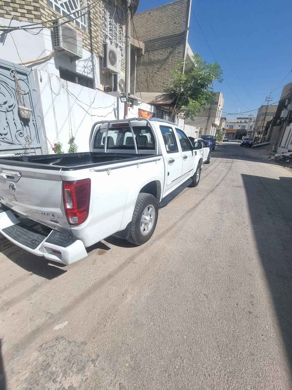 كريت وول مديل ١٨ رقم بغداد باسمي متواجد بالنجف السعر ١٠٠ اي استفسار اتصل او مراسله واتس *********** تبريد ثلاجه السياره ماشيه ١٠٢ الف بيها رشه صبغ بربع الجاملغ بسبب شخط والدعاميه الامام مصبوغه والباقي كله ع بلاد بس مبدل دجه كير وربله كاردن ودايمنو البقيه برغي ممفتوح بيها  وتخم تاير صارله ٢٠ يوم من شاده
