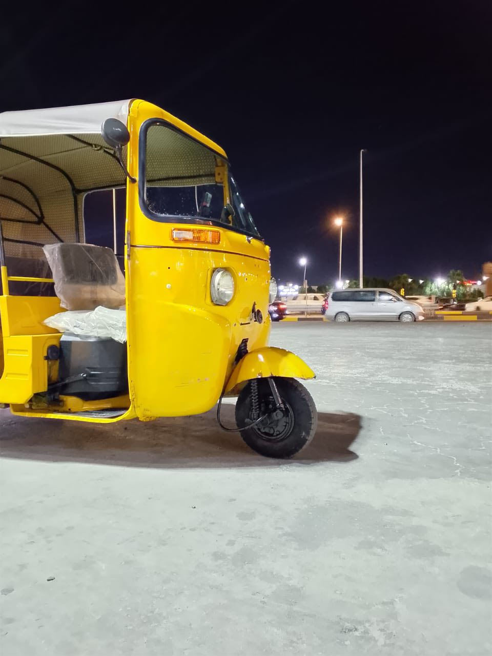 السلام عليكم /تكتك باجاج 2020 رقم وسنوية مكفولة كفاله عامه السعر 6500 وبيها مجال المكان بصره حيانية/الرقم *********** تصال
