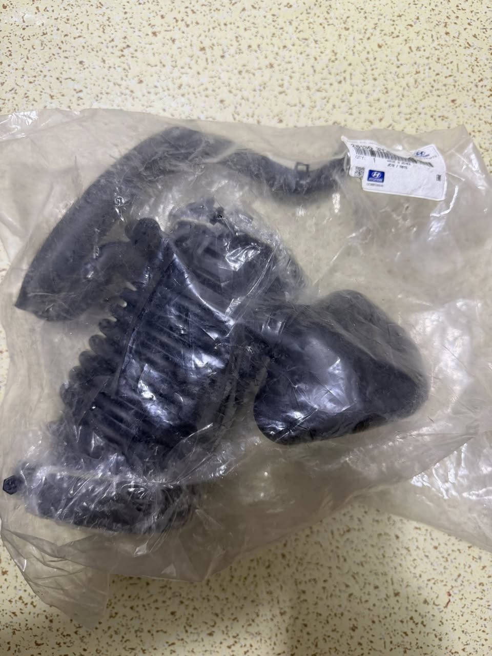 السلام عليكم 
توفر الموجود بالصور
ملاحظة شباب هذا كولة اصلي شركة جديد
***********
***********
