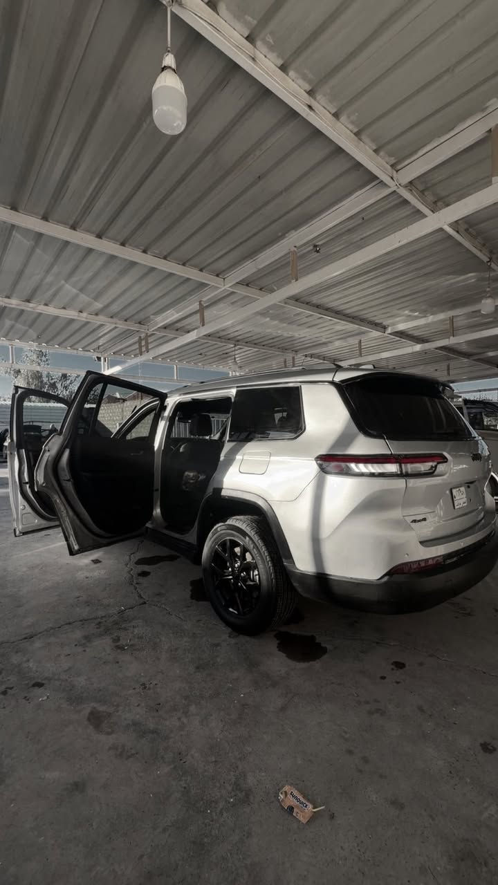 السلام عليكم 
جيب موديل 2024 بلاك توب
ضرر قطعتين جاملغ خلفي وباب خلفي
فقط ايرباك البردة طاك بجم كبس
رايدها مراوس شعندك سيارة دزلي 
*********** متواجد واتس آب
