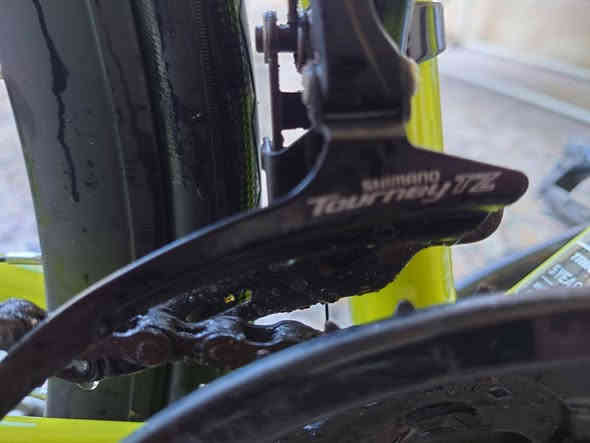 ترنكس حجم 27.5 نضيف جدا كلشي شغال بدون اي عيب ملحقات سرج اصلي وجاملغ امامي مجموعه شيمانو 3*7 نمر العنوان حي الاعلام السعر 200بس لتزعلةن نزلت السعر والمكان هاتف ***********
